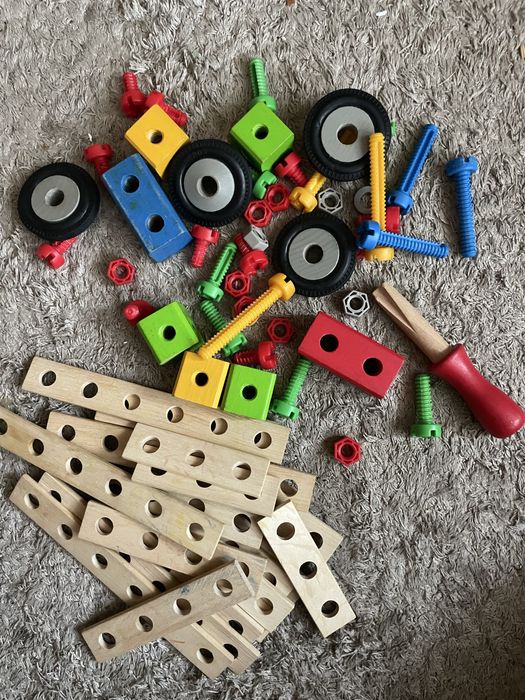 Деревяний конструктор як для хлопчиків так і дівчаток