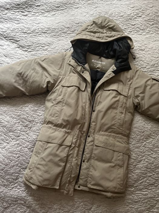 Унісекс пуховик Everest 40 розміру