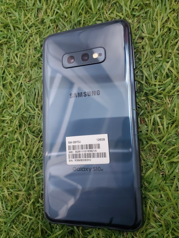 Samsung s10e 6/128 новий, американська версія