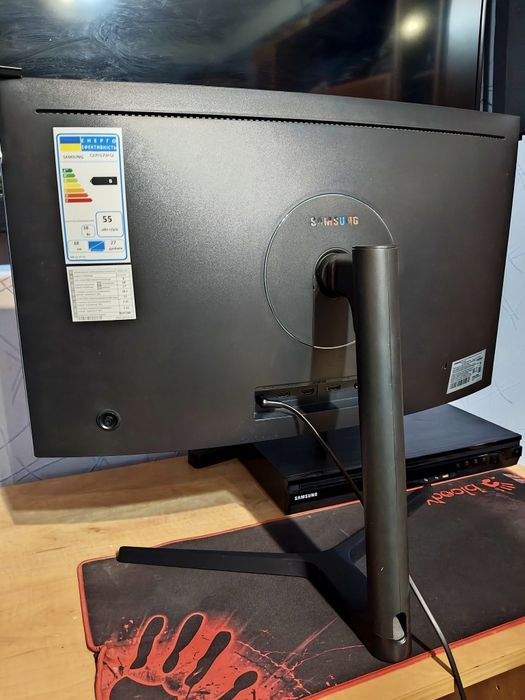 Игровой топовый монитор Samsung c27fg73fqi