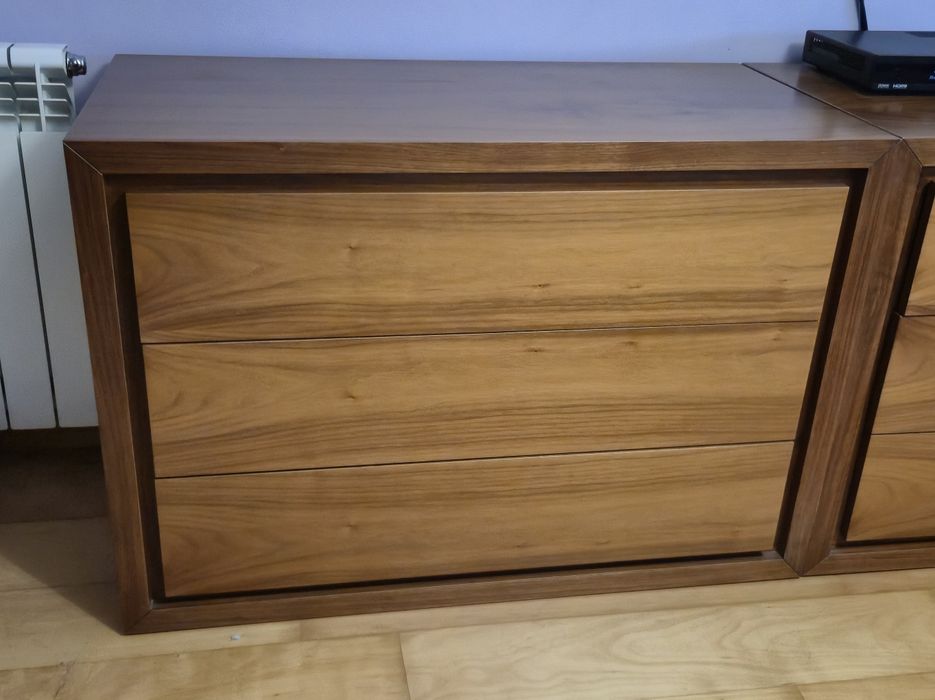 Cómoda LasKasas em nogueira