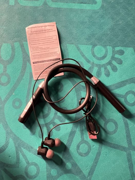 Наушники Блютус на шею, вакуумные, бесплатно