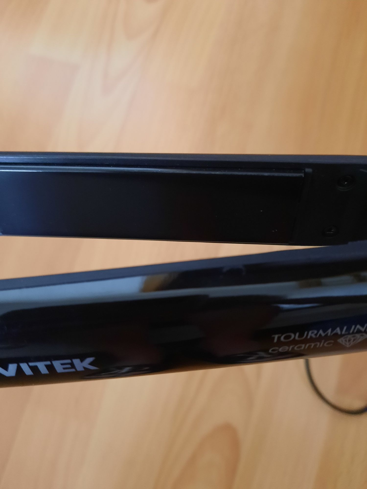 Выпрямитель для  волос Vitek.