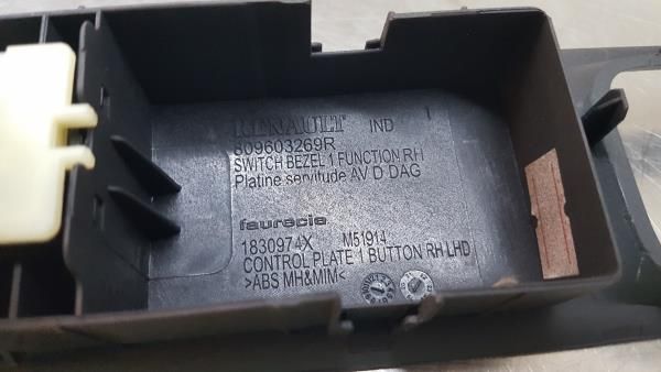 Comando / botão / interruptor vidros frente direito RENAULT Captur (J5