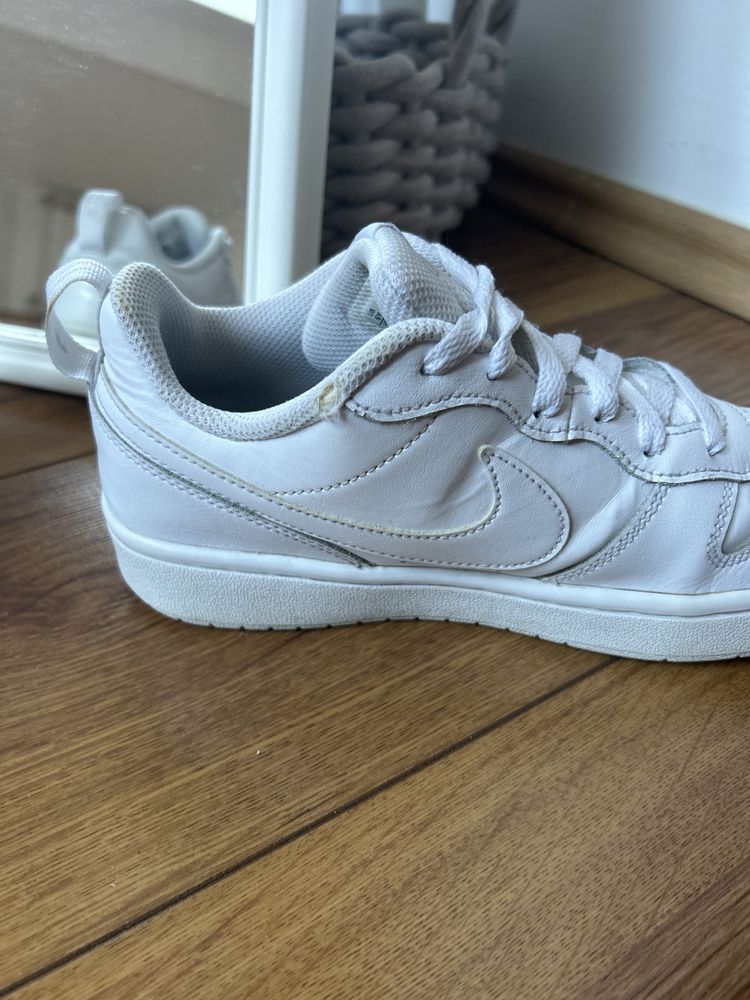 Nike Court Borough Low
