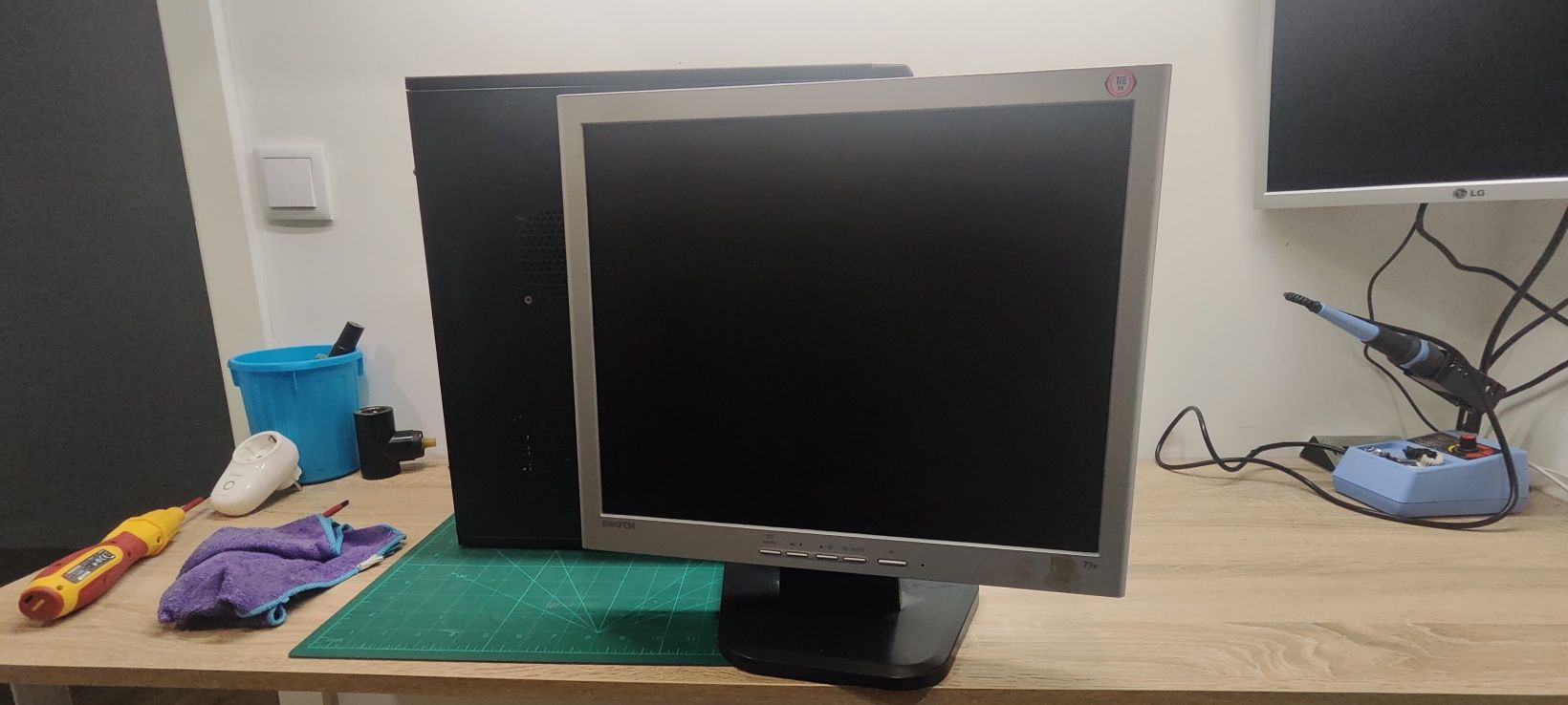 Desktop / Torre Computador + Monitor