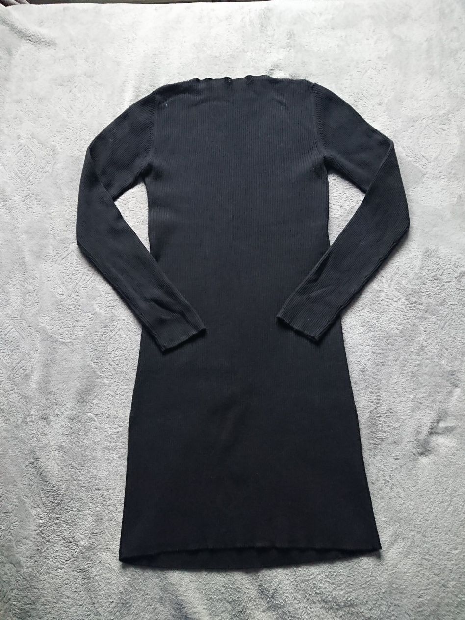 Elegancka swetrowa sukienka z dzianiny dekolt V
