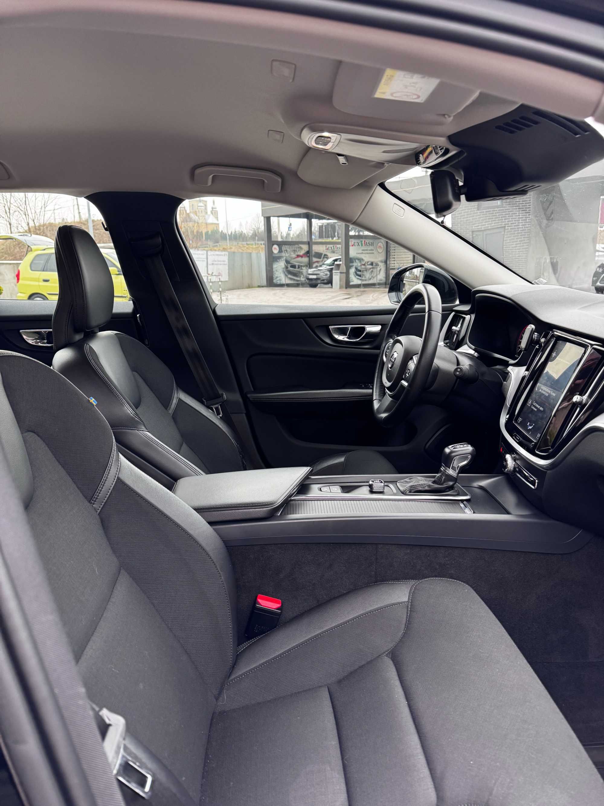 Volvo V60 2019 2.0 D AT