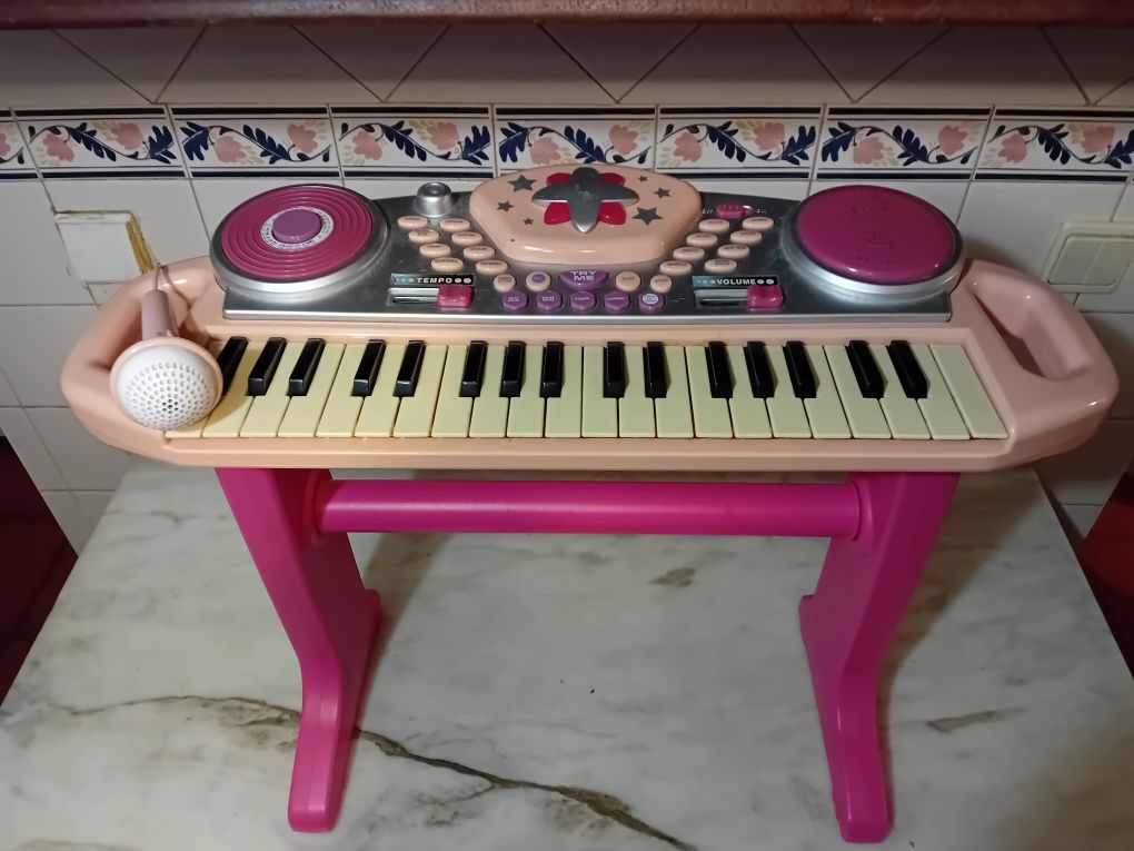 Piano Infantil a Pilhas