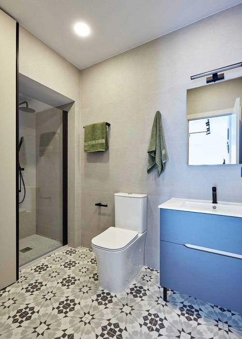 Власник. Продам будівлю 2 квартири біля Барселони та Франції. Льорет.