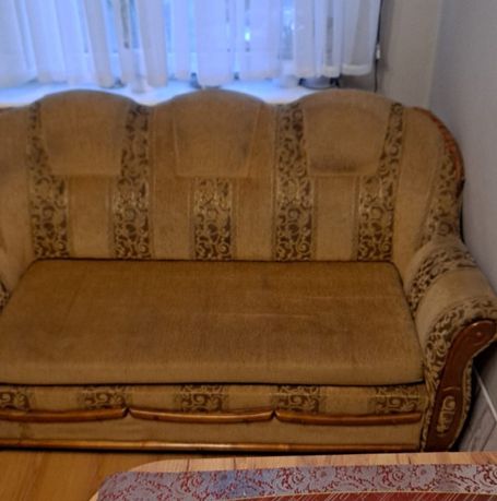 Sofa rozkładana z  pojemnikiem