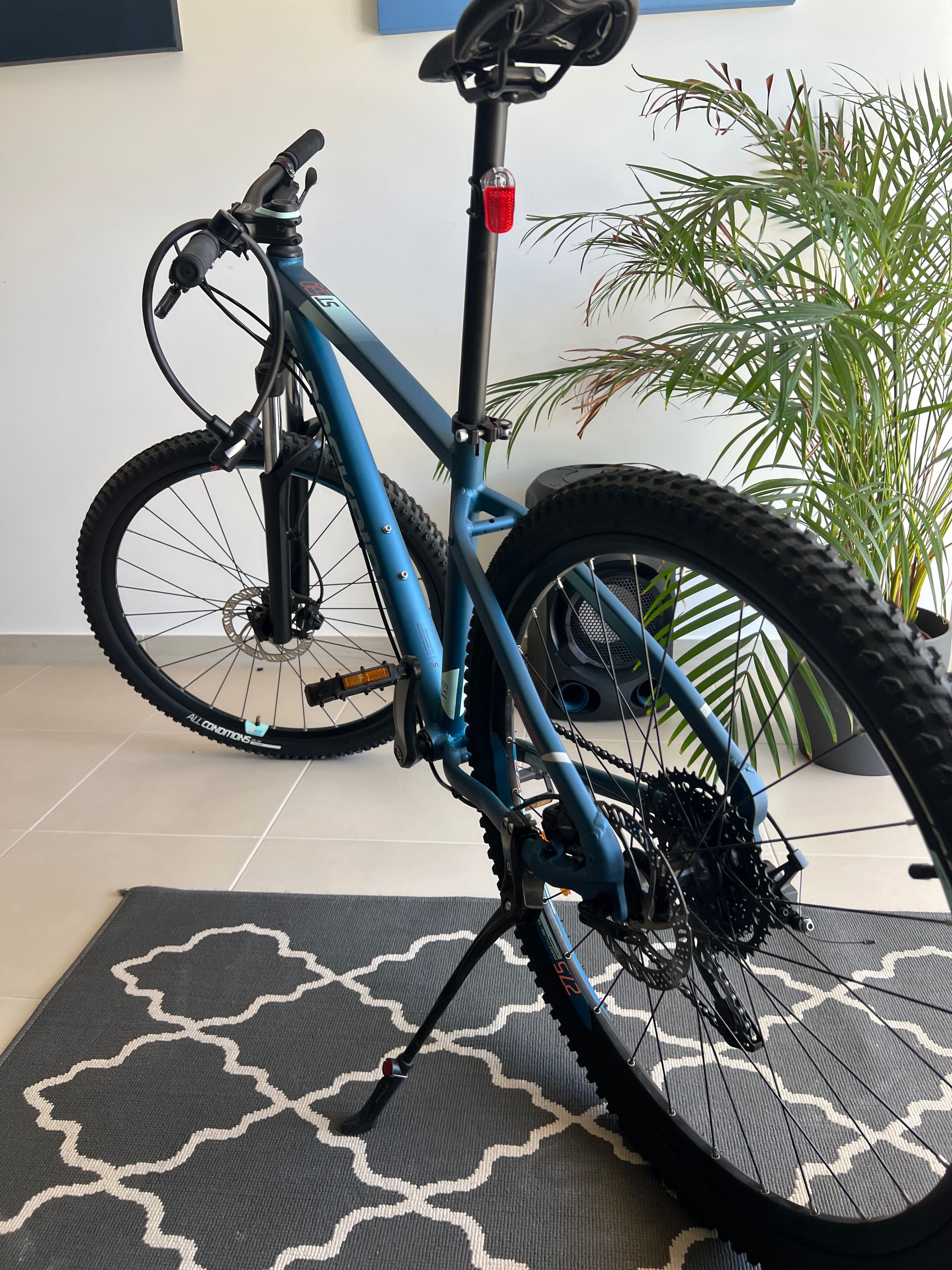 Bicicleta Rockrider ST530 Rosa 27,5