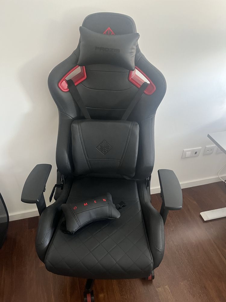 Cadeira Gaming HP Omen Citadel - Preto e Vermelho Como Nova