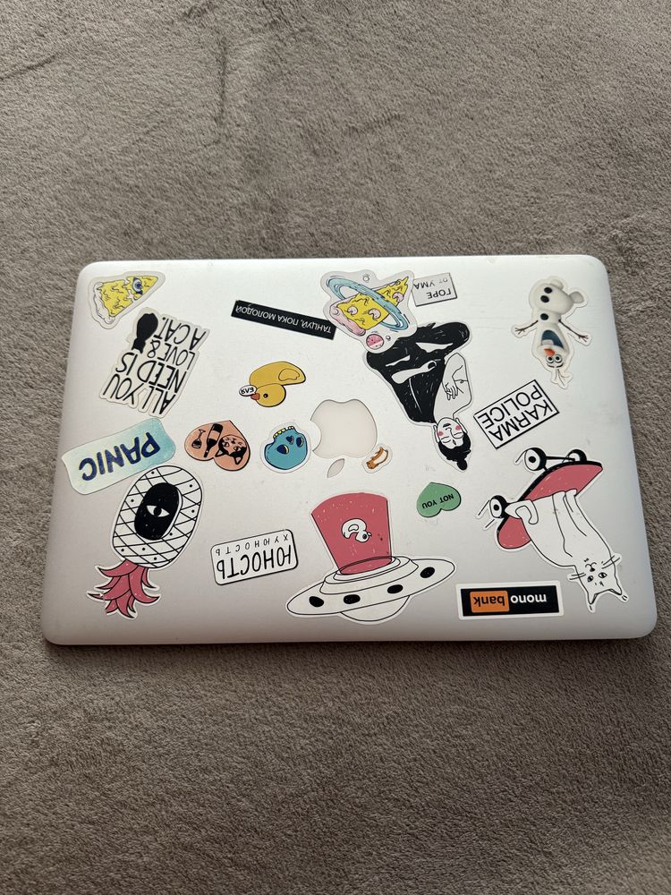 На запчастини MacBook Air 13 2014 i5 8gb Ram 128gb SSD Silver A1466