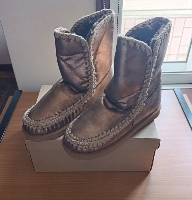 Botas The Fame Monster, com pêlo, Douradas - Novo

- Tamanho: 40

Os p