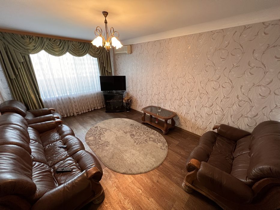 Продаж 3-кімнатної Центр, ремонт, 67м2, покращений план