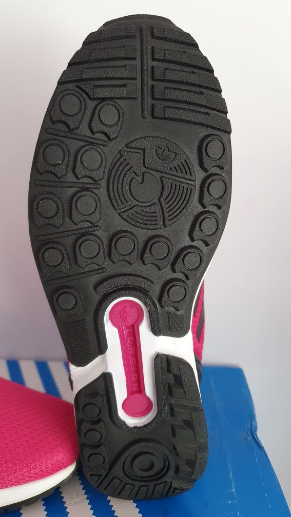 Buty nowe damskie sportowe Adidas w Rozmiarze 39 1/3 wkładce 25 cm