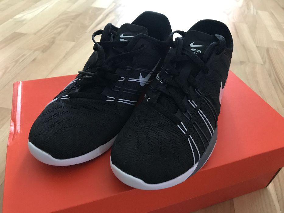 NIKE FREE TR 6 rozm. 35.5 NOWE