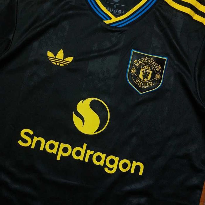 Camisola Secundária Manchester United 2025/26 - Bruno Fernandes #8