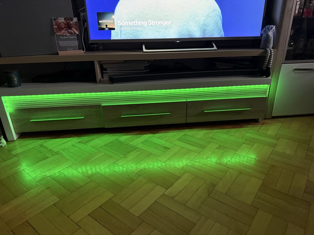Szafka RTV i multimedia