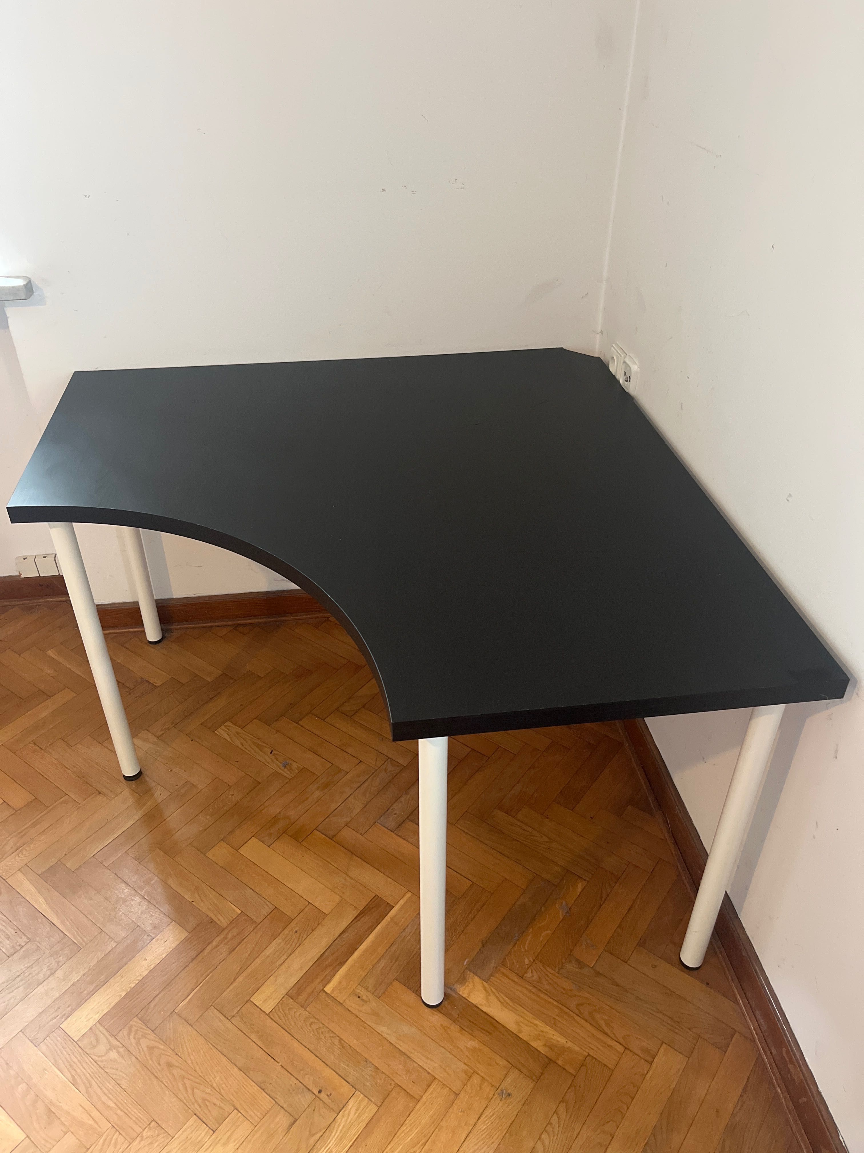 Desk ikea black type LIMMON