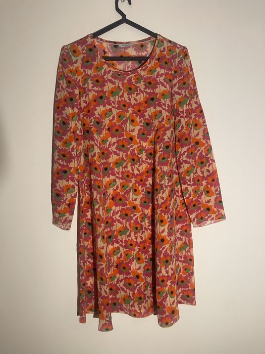 Vestido com padrao floral