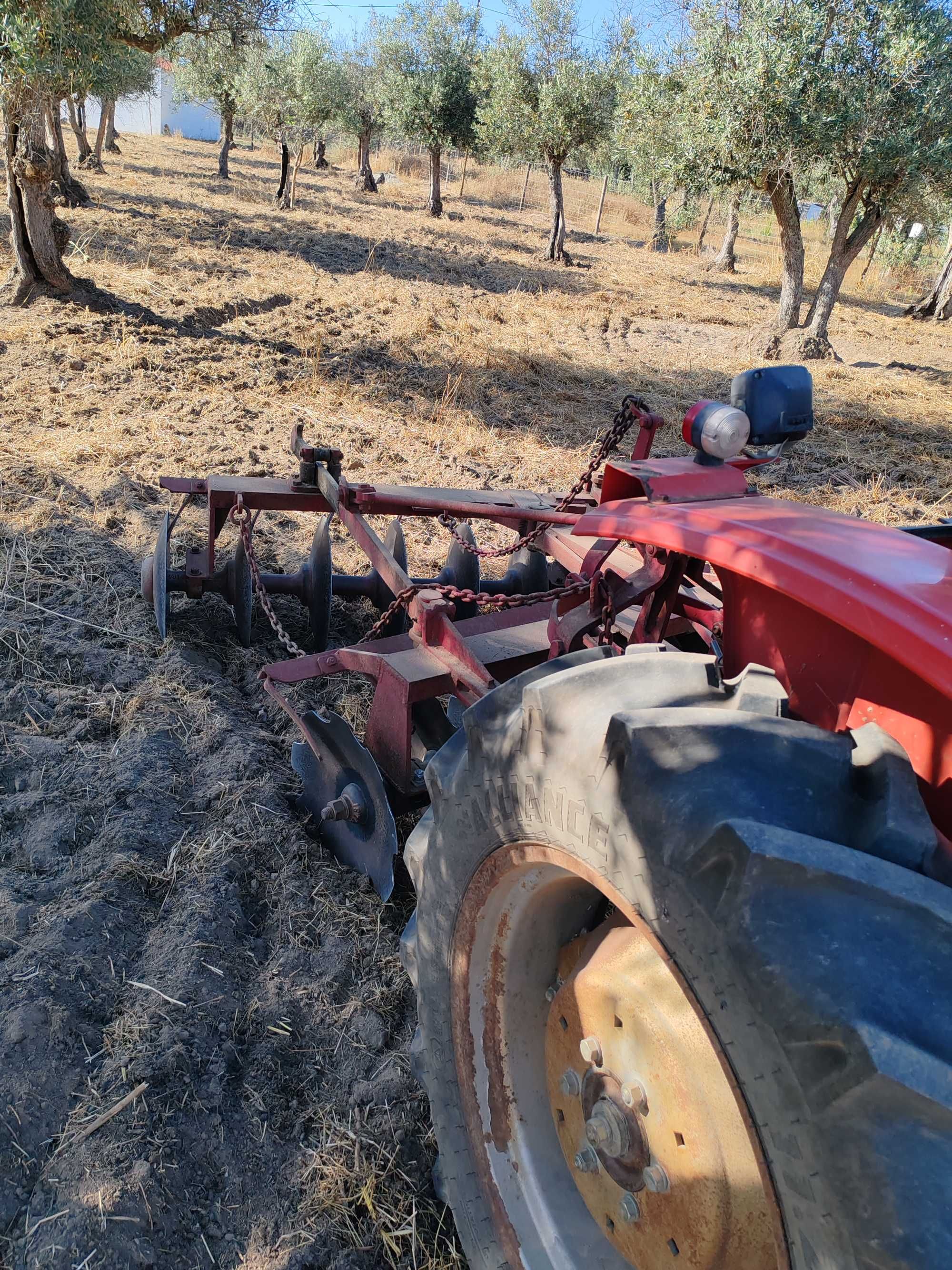 Tractor Massey Ferguson