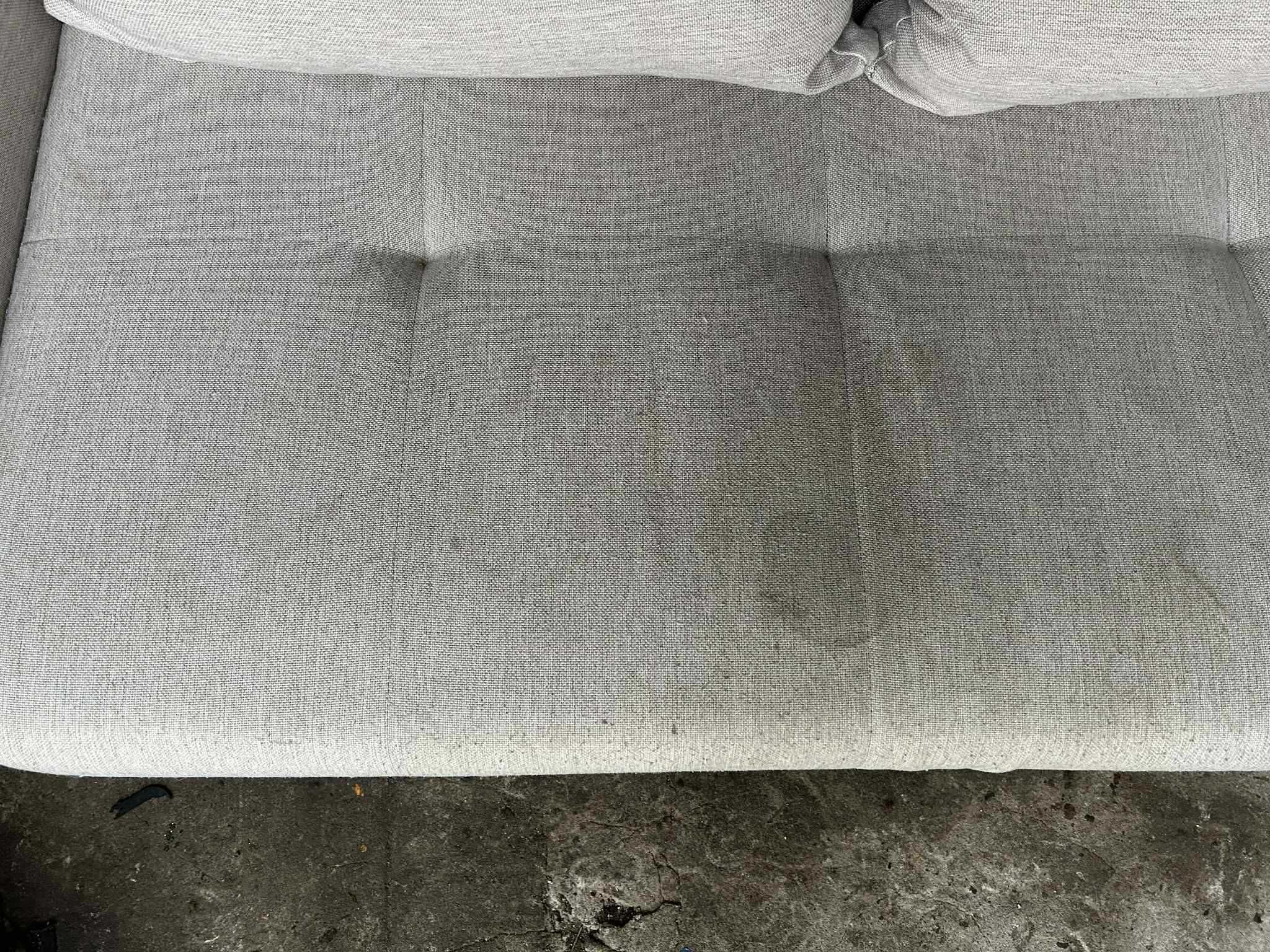 Rozkładana Sofa 2 osobowa do odświeżenia
