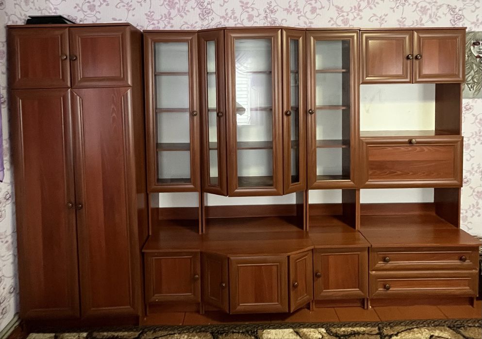Продам меблеву стінку.