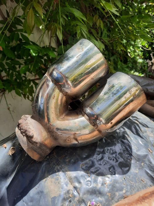 Ponteira de escape dupla