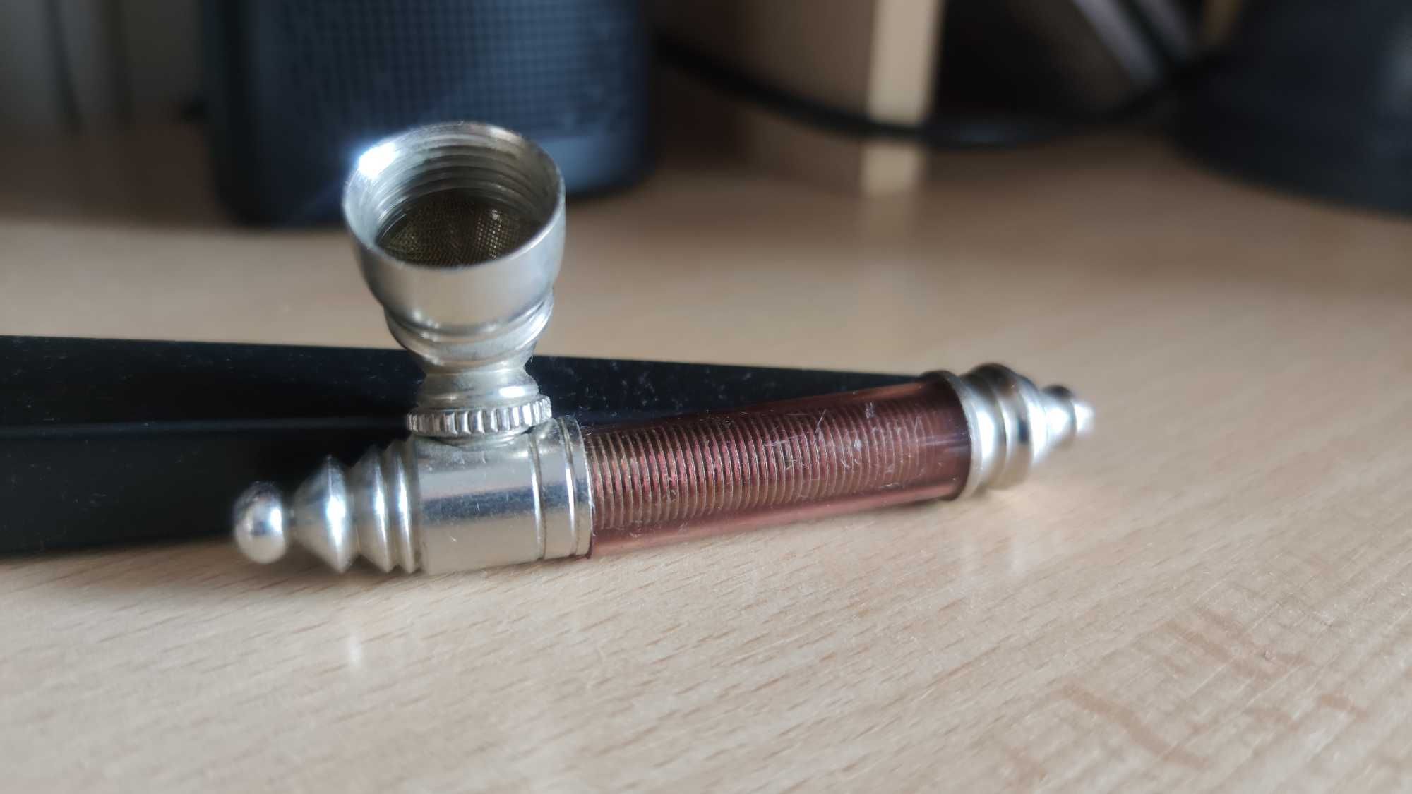 Cachimbo de metal e rede novo