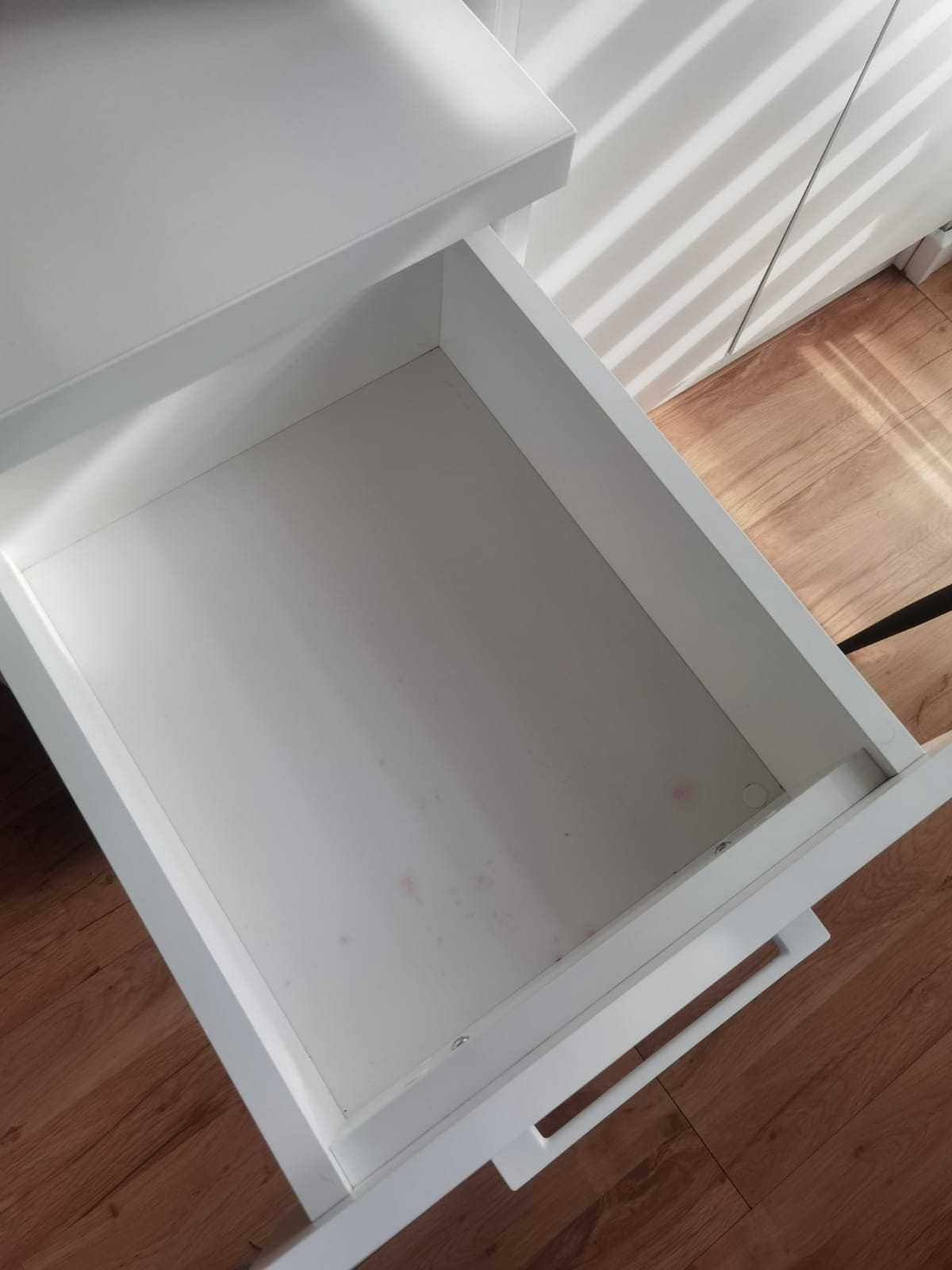 Biurko białe z szufladami