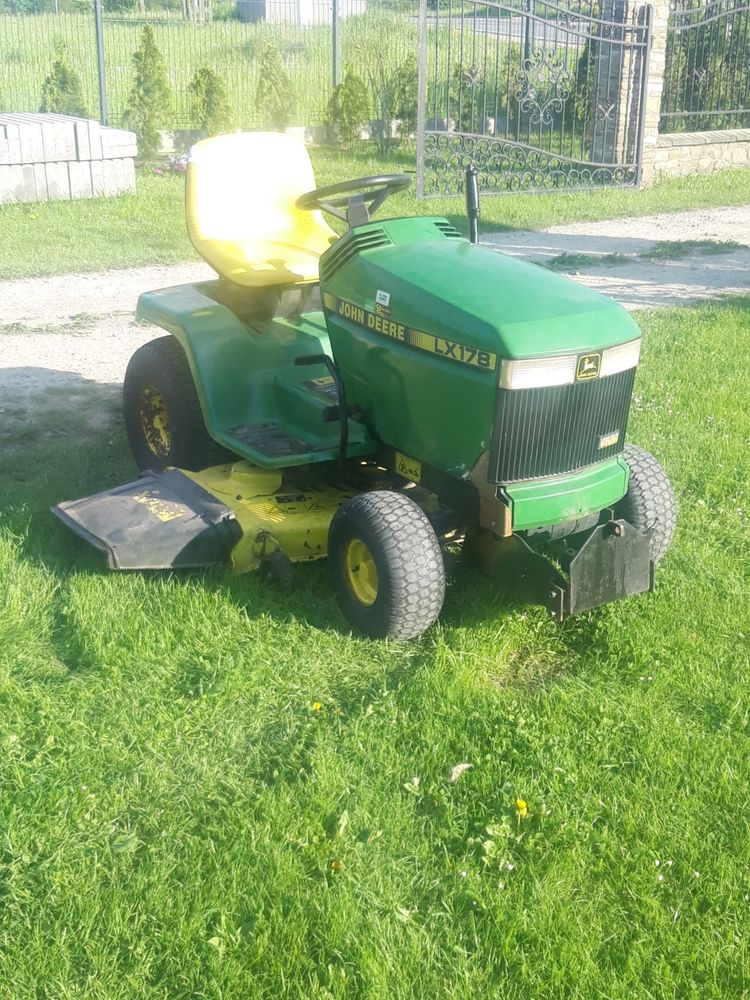 Traktorek kosiarka John deere LX178