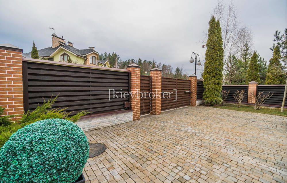 Продам будинок закрита вулиця 650м2 з ремонтом Гореничі Стоянка Ліс