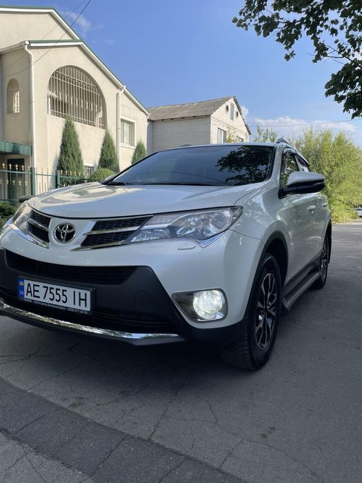 Продам авто Toyota Rav 4 без подкрасов и с родным пробегом 90 тыс