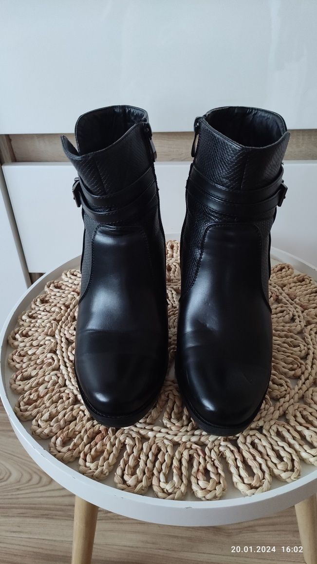 Czarne botki damskie  r 40