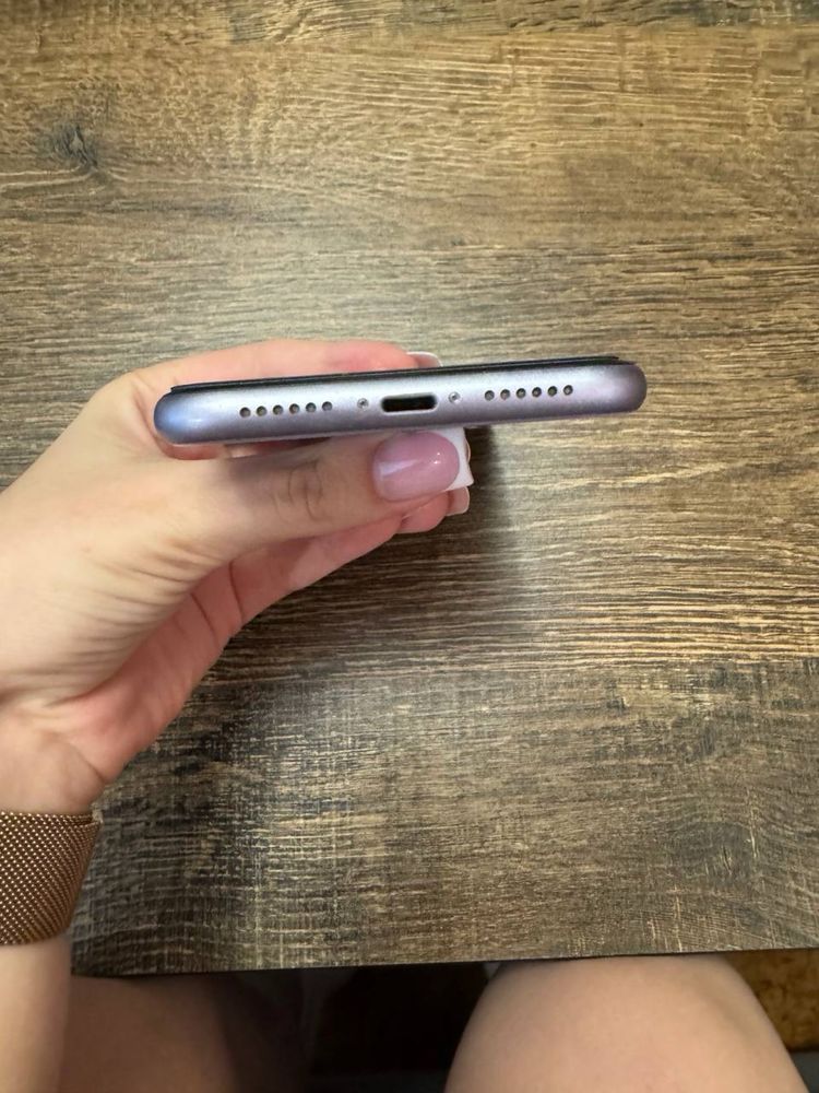 Продам iPhone 11