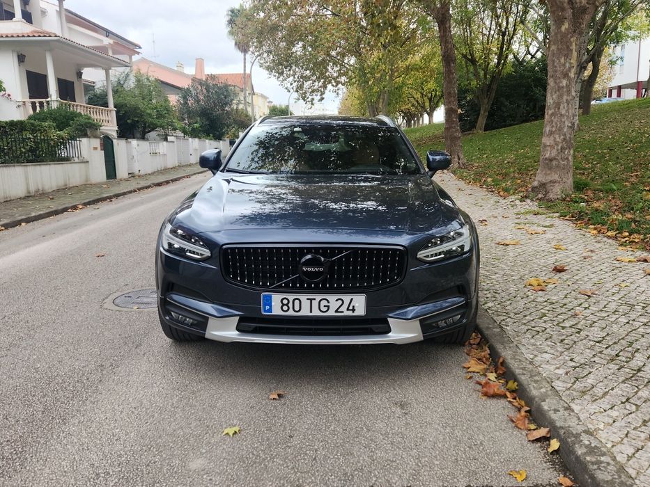 Volvo V90 Cross Country D5