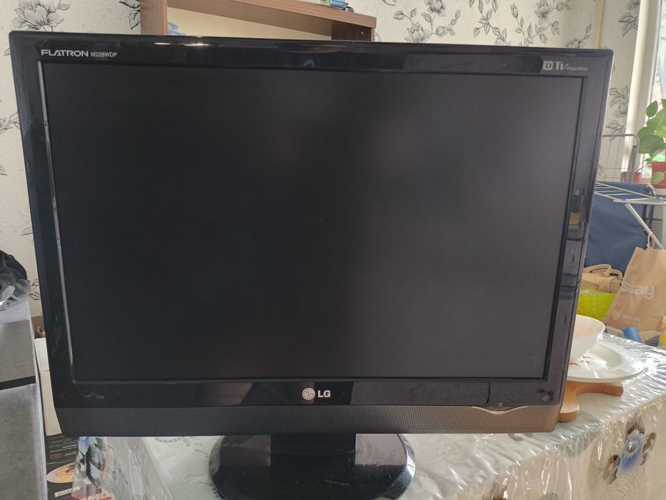 Продам монитор LG Flatron m228wdp