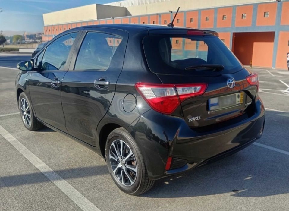 Toyota Yaris Híbrido - 19