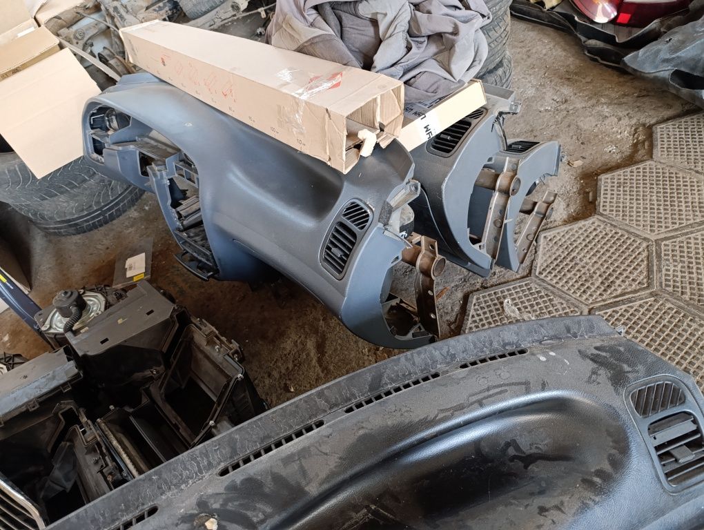 Daewoo sens по запчастям. Разборка ланос сенс. Двигатель КПП двери бак