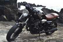 Triumph Legend TT 900