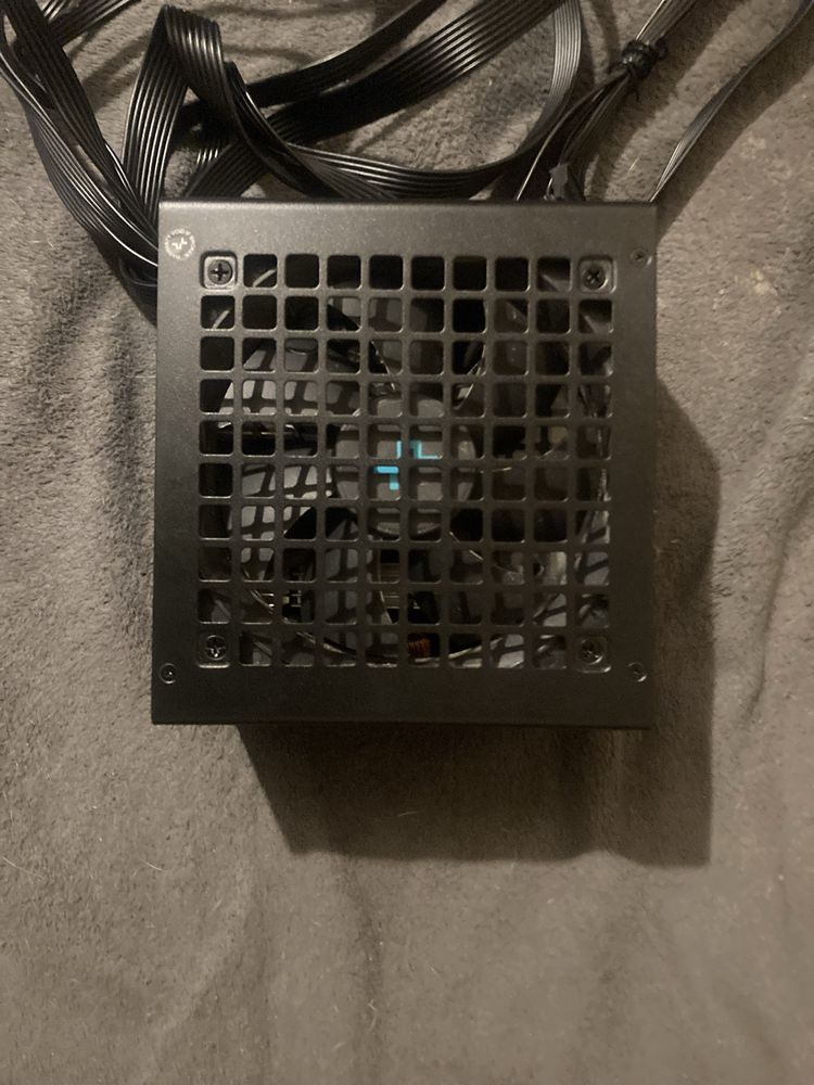 Продам блок питания deepcool pf600