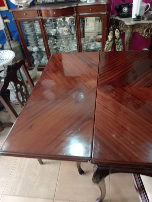 Mesa e cadeiras quen anne