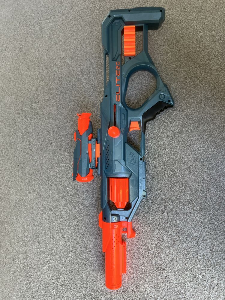 Nerf Eaglepoint Elite 2.0 z customowym fuerescencyjnym celownikiem!