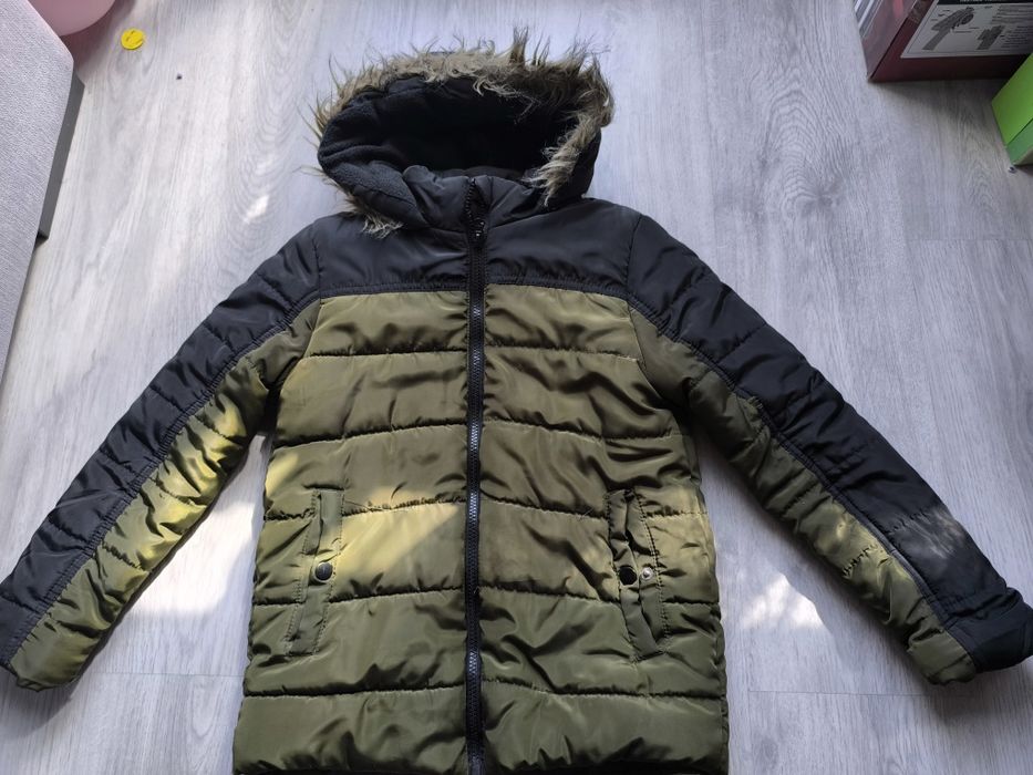 Ciepła, zimowa kurteczka chłopięca