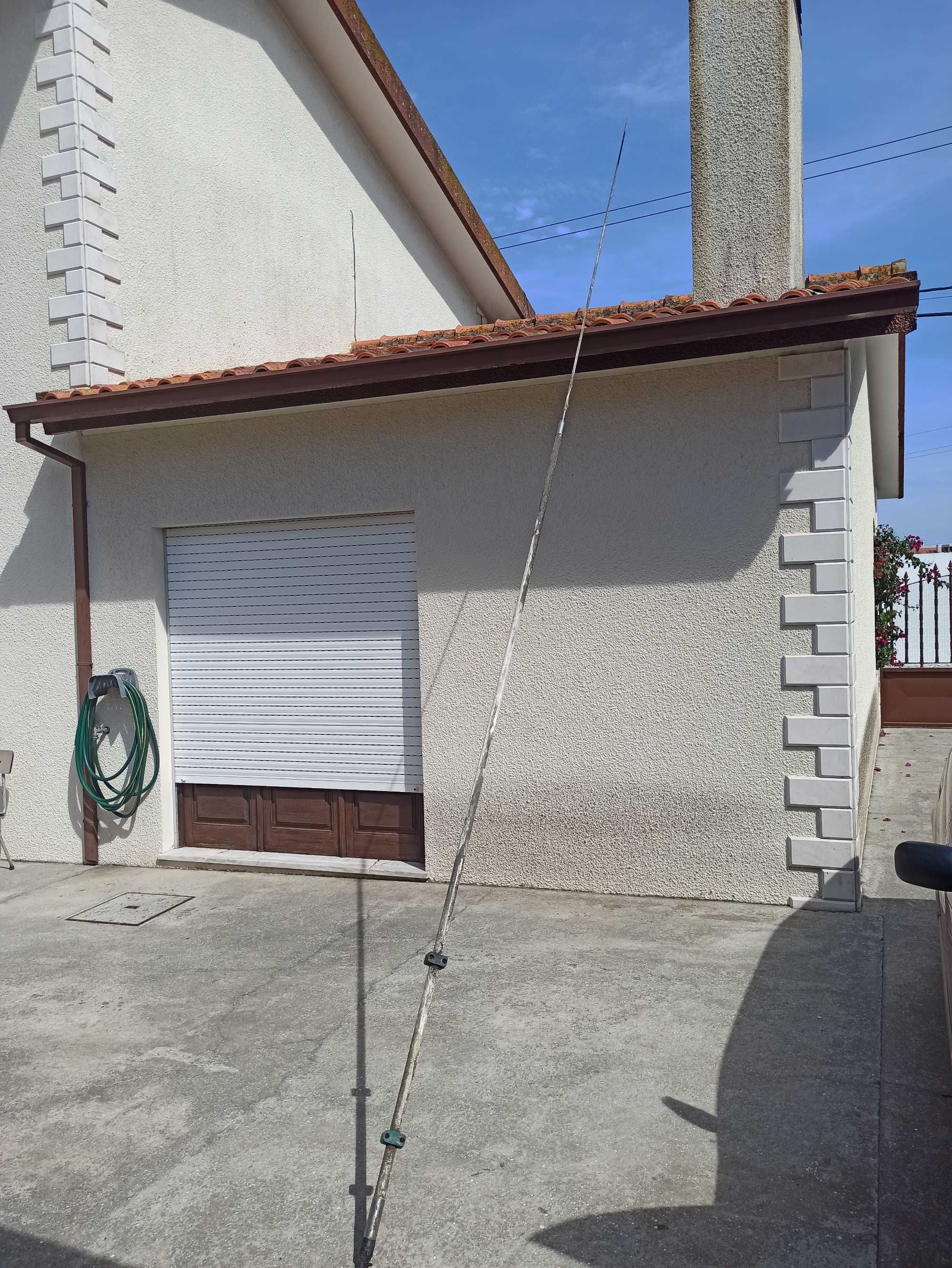 Antena de transmissão e recepção