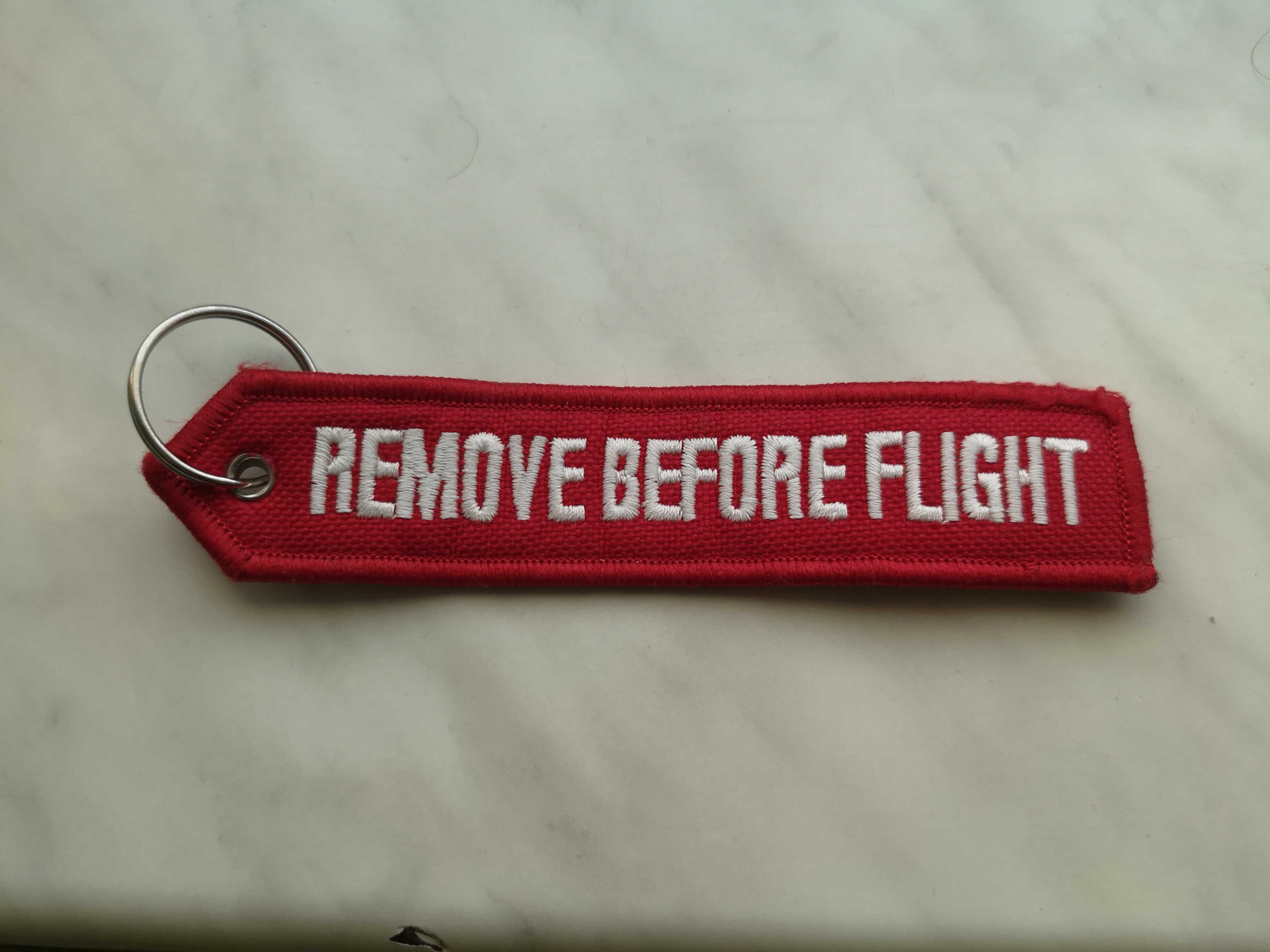 zawieszka Remove before flight