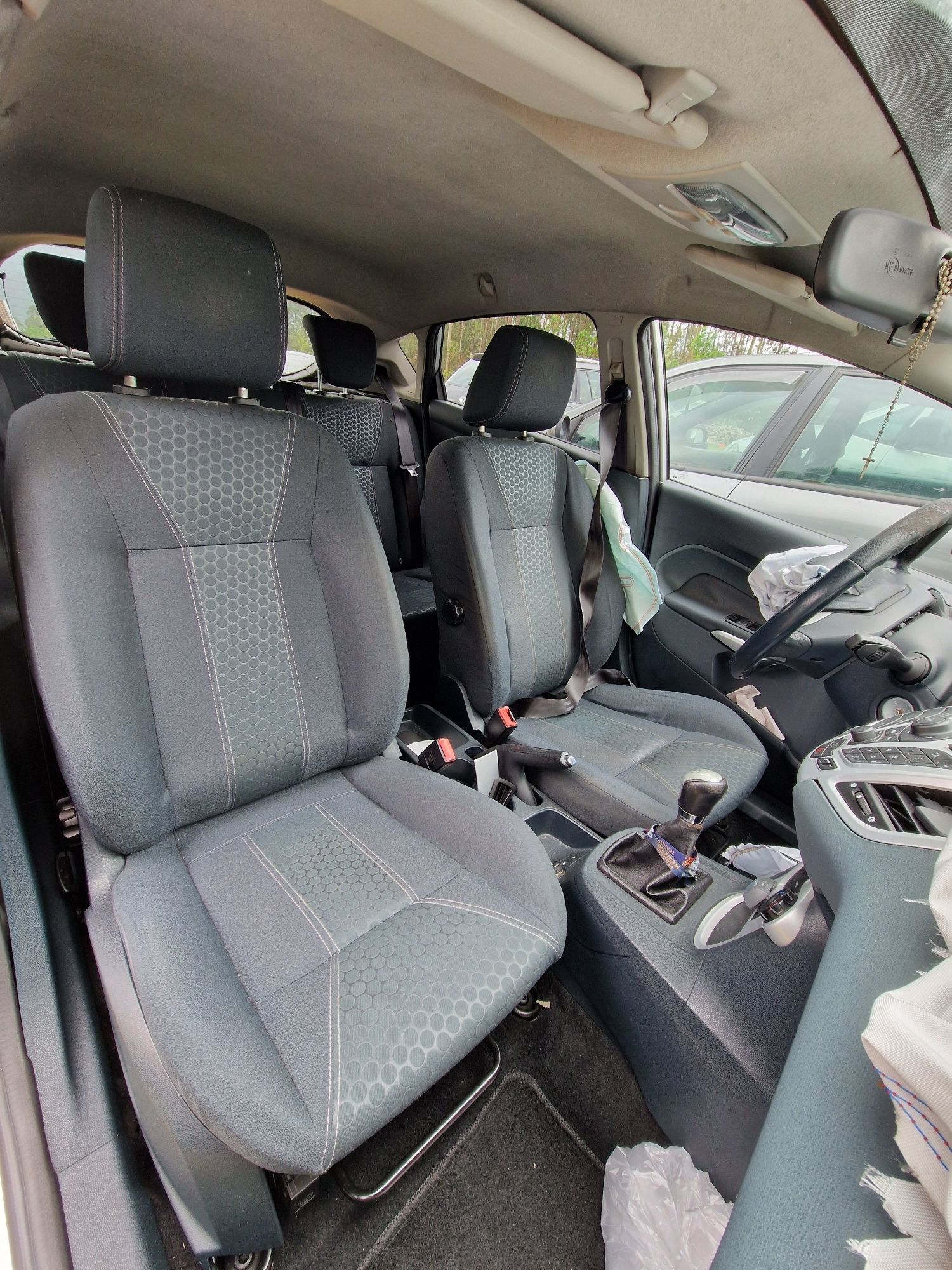Ford Fiesta Titanium 1.4 TDCi batido