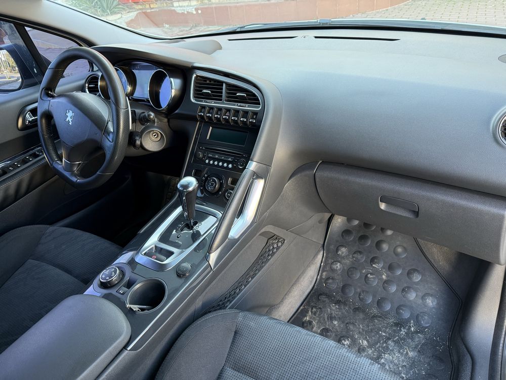 Авто Пежо Peugeot 3008